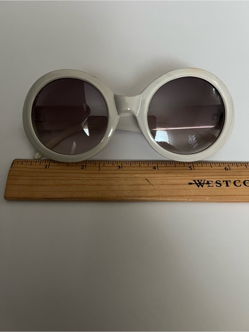 Vintage style mod White Round Frame Sunglasses - Women Accessories